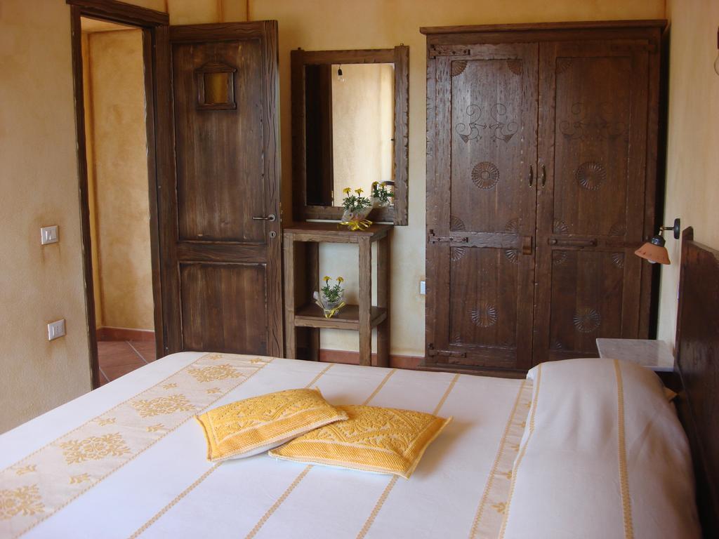 Bed and Breakfast Grazia Deledda Galtellì Exterior foto